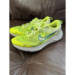 Nike Quest 5 Women Running Shoes Lightweight Volt Blue White Size 5.5